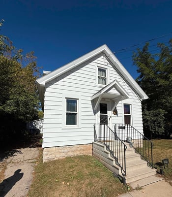 1218 Carr Pl, Oshkosh, WI 54901