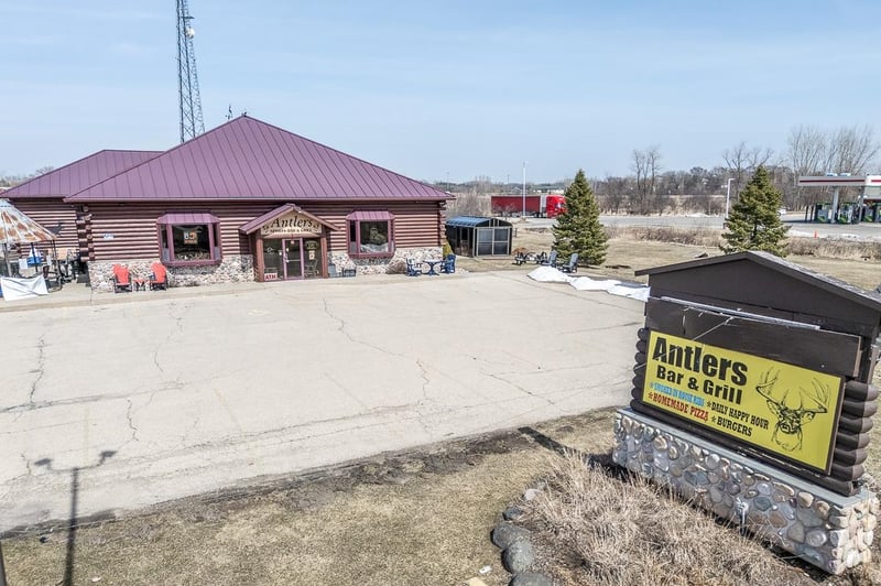 8540 Bison Rd, Larsen, WI 54947-9583