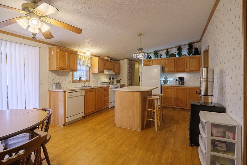 16975 Rolling Hills Ln, Lakewood, WI 54138
