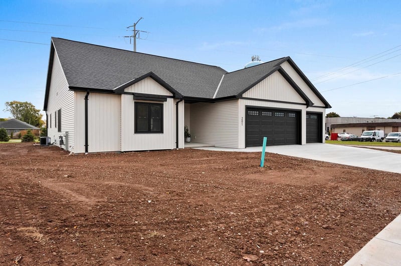 201 Rivers Edge Dr, Kimberly, WI 54136