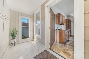 1514 Elmwood Ave, Oshkosh, WI 54901-2736