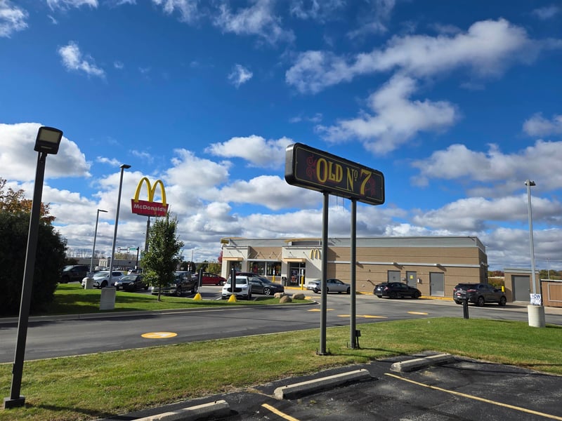 121 10th St, De Pere, WI 54115-1443