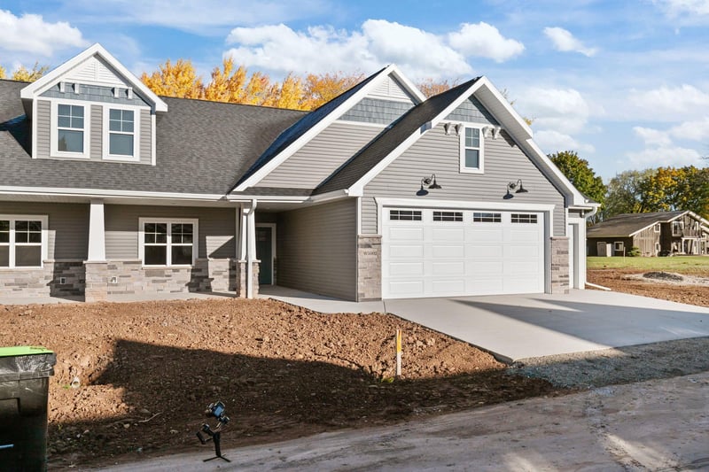 W5002 Cottage Ln, Sherwood, WI 54169-1302