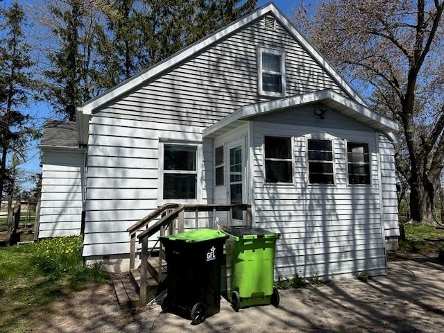 1073 Phillips Rd, Green Bay, WI 54311