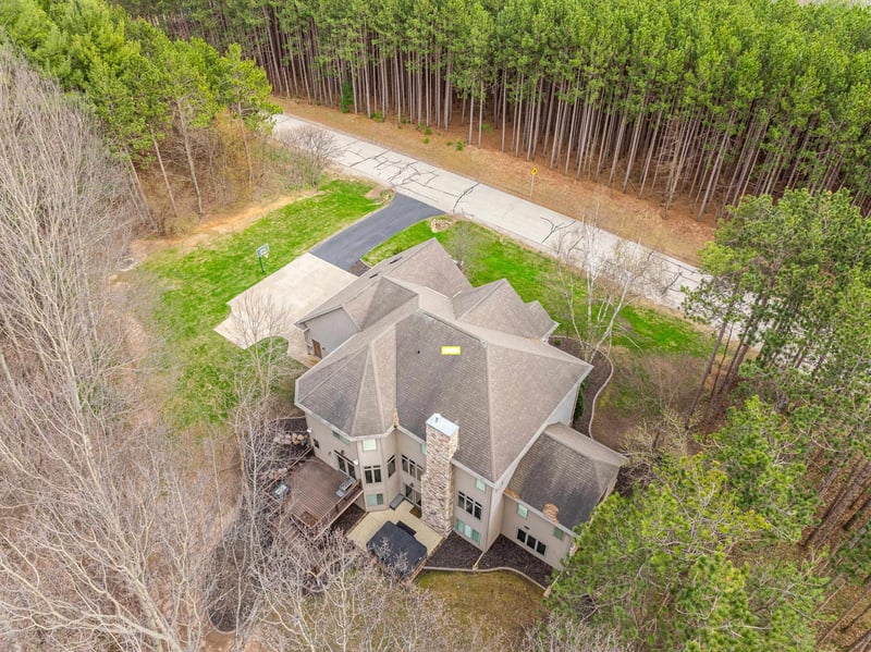 3062 Hawk Ridge Trl, Suamico, WI 54313-8378