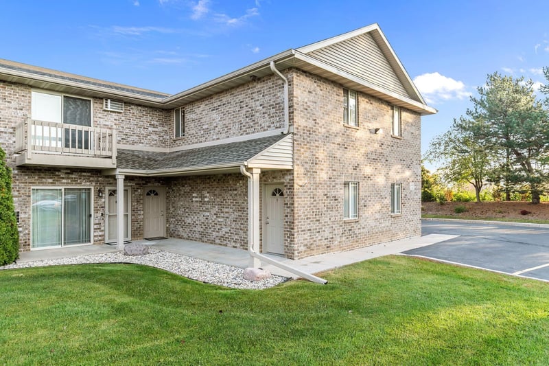 3333 Casaloma Dr #9, Appleton, WI 54913-6504