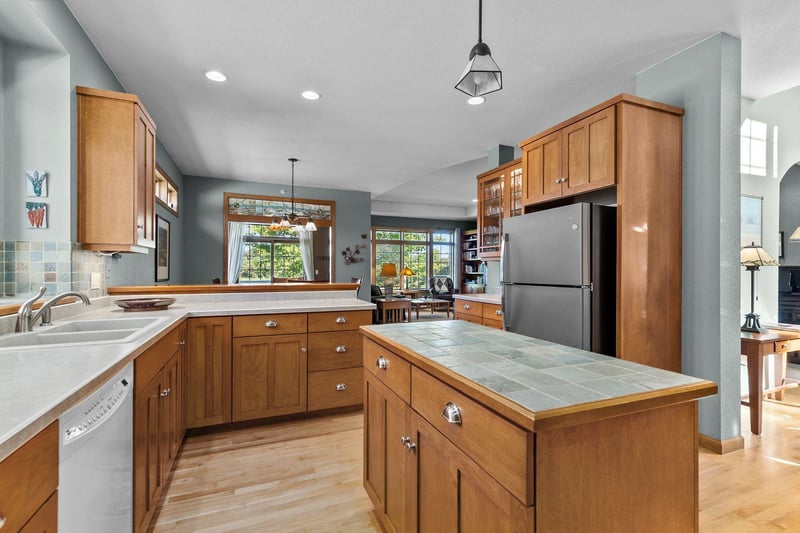 924 Pondview Ct, Appleton, WI 54913