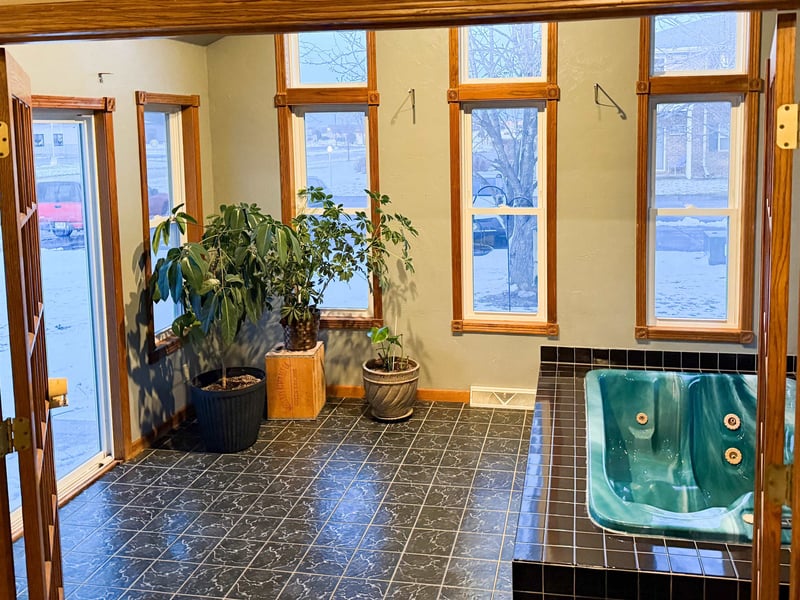 702 Carol Ln, Pulaski, WI 54162-9433