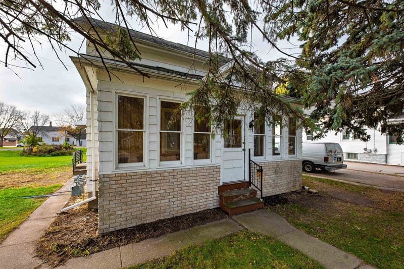 609 4th Ave, Oshkosh, WI 54902