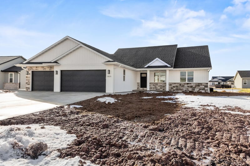 3023 Woodward Way, De Pere, WI 54115