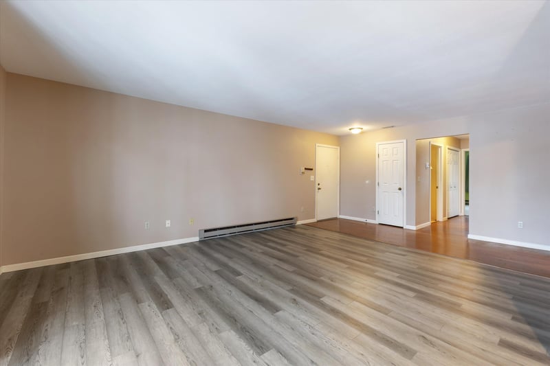 2376 Wisconsin St, Oshkosh, WI 54901-7811