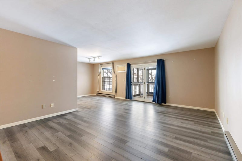 2376 Wisconsin St, Oshkosh, WI 54901-7811