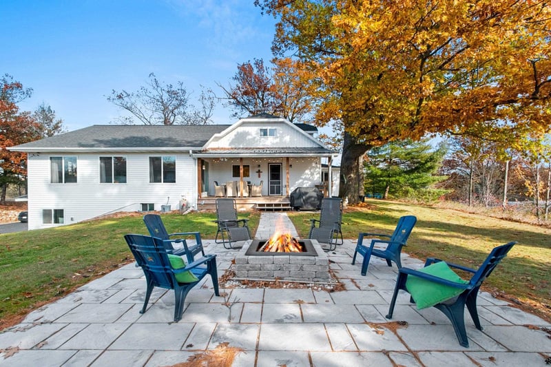 661 Main St, Oconto Falls, WI 54154