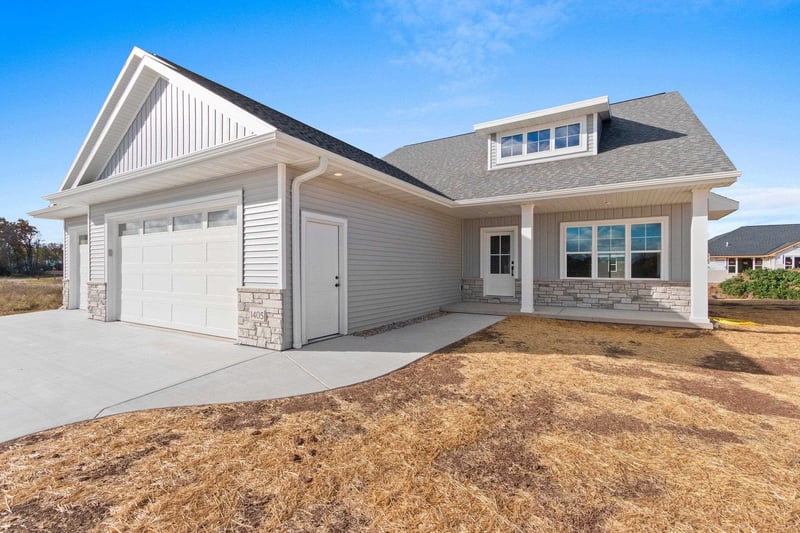 1405 Crossroads Dr, De Pere, WI 54115