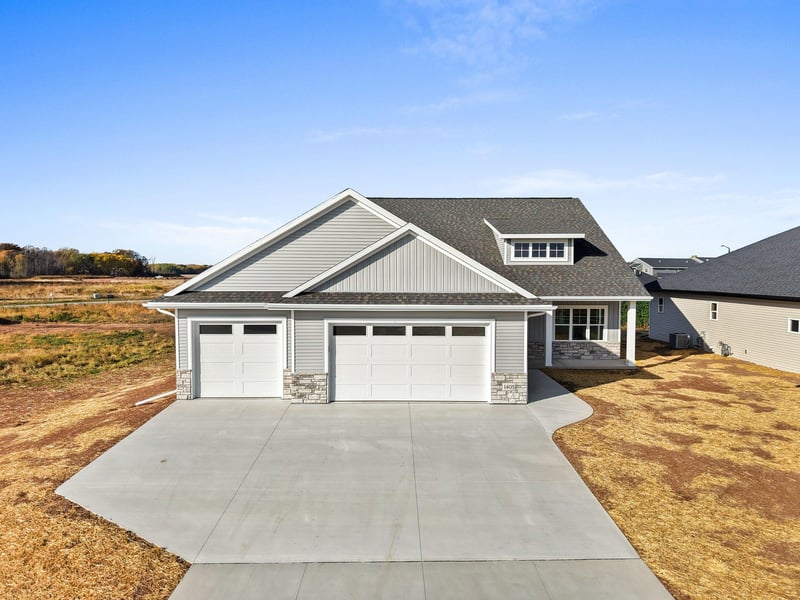 1405 Crossroads Dr, De Pere, WI 54115