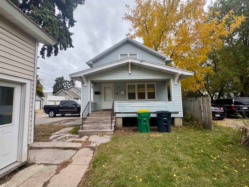 1015 Walnut St, Green Bay, WI 54301-4405