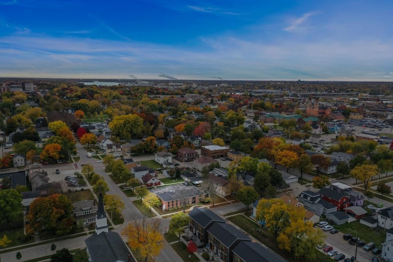 828 Cherry St, Green Bay, WI 54301-4840