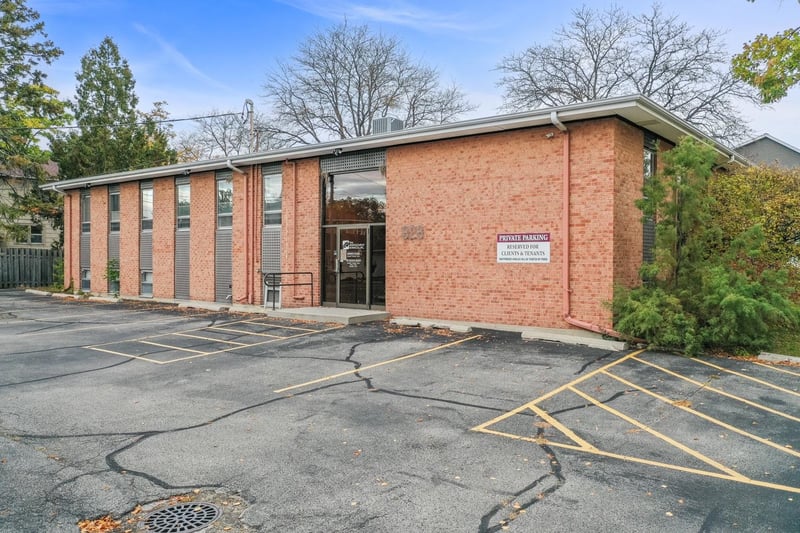 828 Cherry St, Green Bay, WI 54301-4840