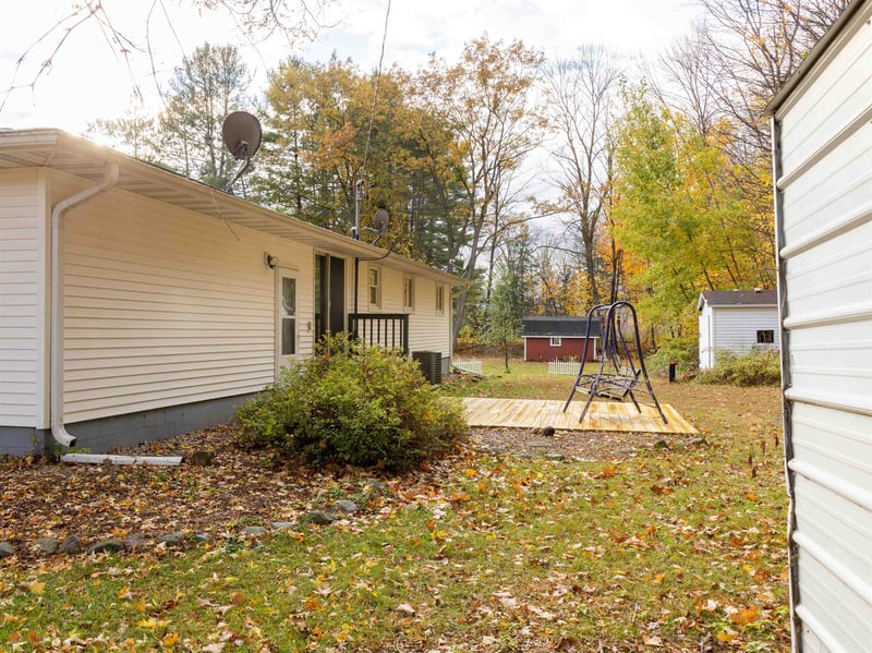 W12792 Uecker St, Caroline, WI 54928-9633