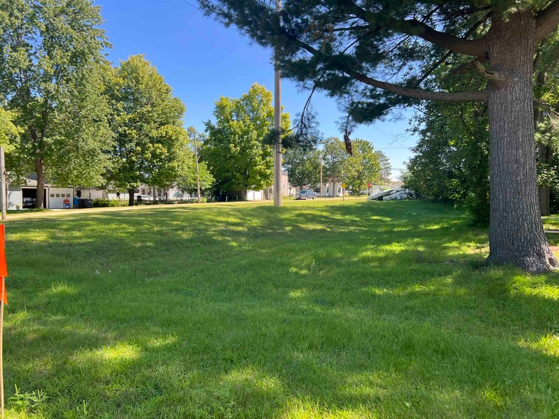 Lafayette St #8, Shawano, WI 54166-0000