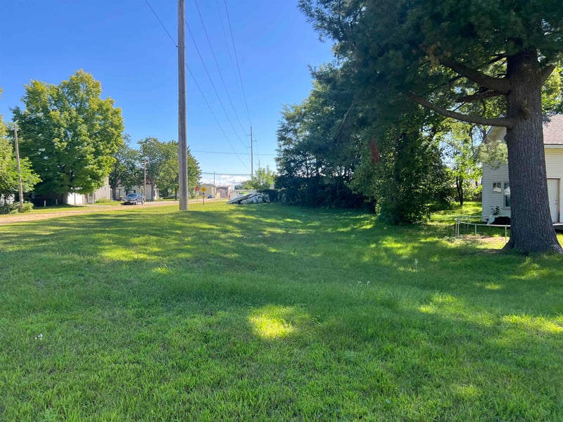 Lafayette St #8, Shawano, WI 54166-0000