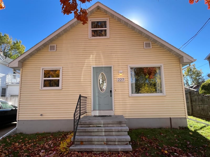 227 Winnebago St, Appleton, WI 54911-4967