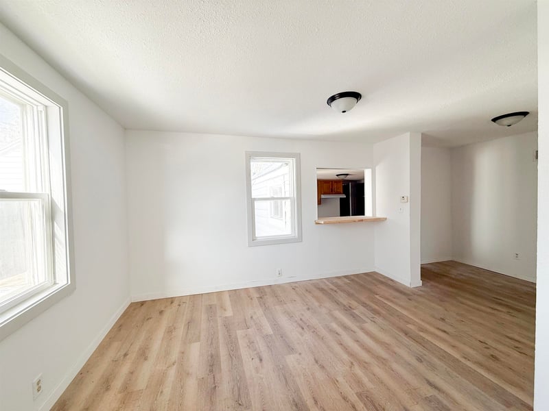 313 Center St, Shawano, WI 54166-2411