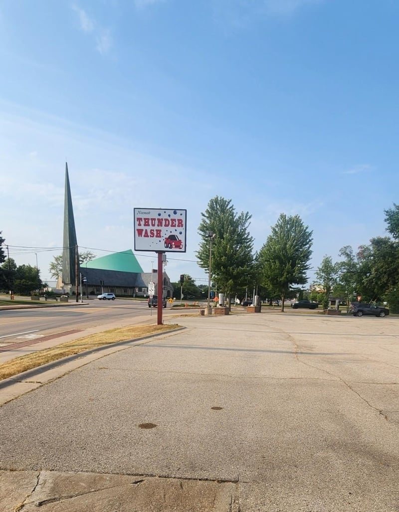 203 Nicolet Blvd, Neenah, WI 54956