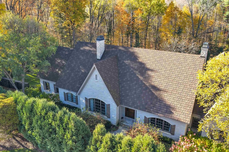 1250 Thayer Trl, Hobart, WI 54155