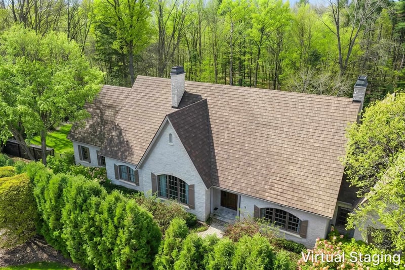 1250 Thayer Trl, Hobart, WI 54155