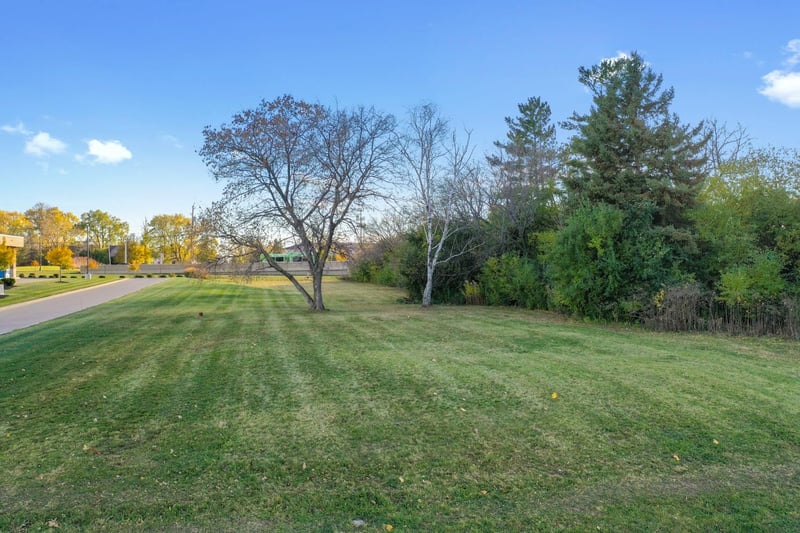 1875 Rath Ln, Oshkosh, WI 54902-2658