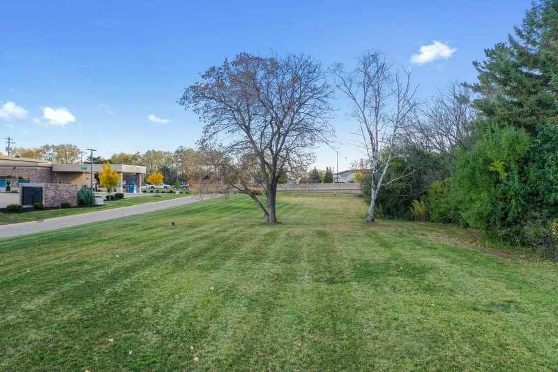 1875 Rath Ln, Oshkosh, WI 54902-2658