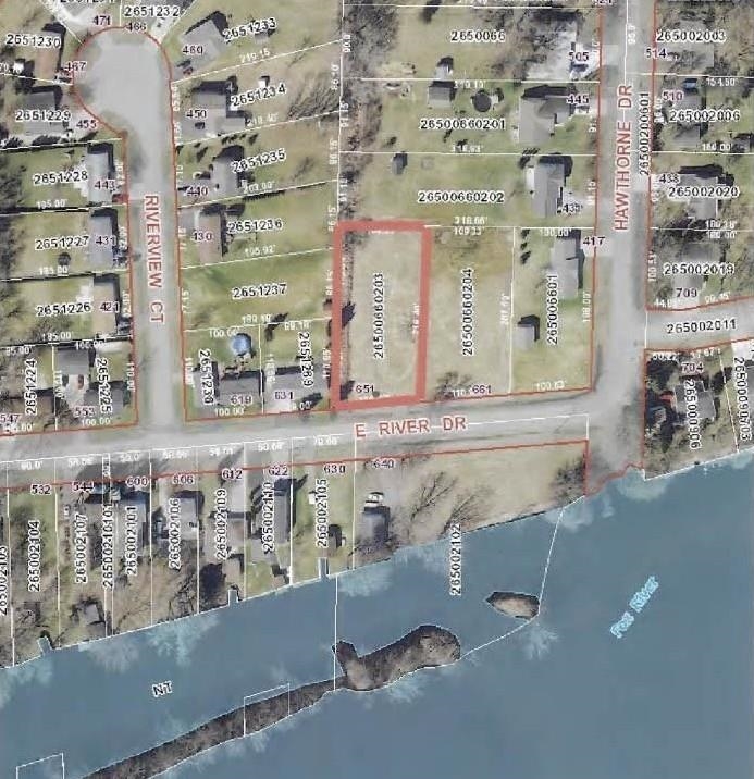 651 River Dr, Omro, WI 54963