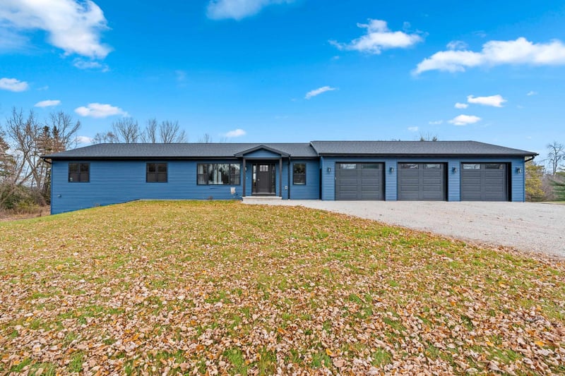 W9566 County Rd Jj, Hortonville, WI 54944