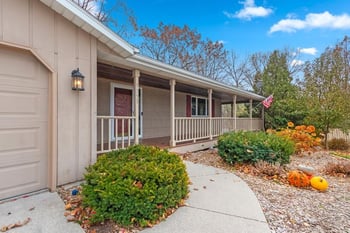 1553 Rustic Ridge Ct, Green Bay, WI 54311