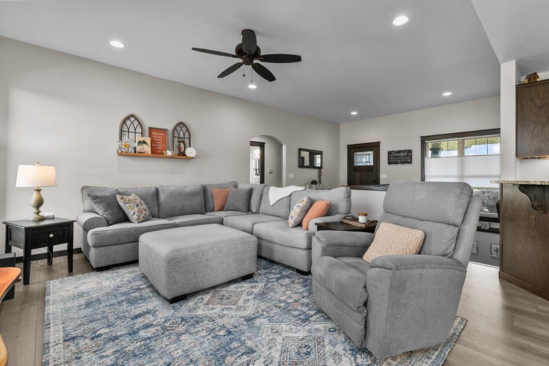 2712 Fallen Oak Dr, Appleton, WI 54913