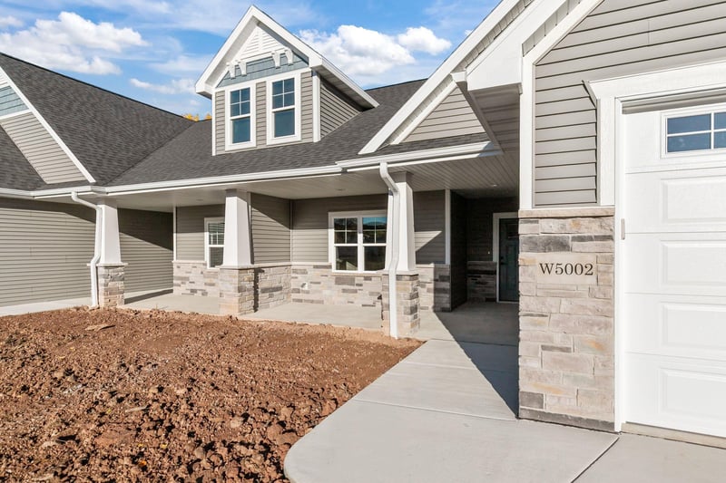 W4962 Cottage Ln, Sherwood, WI 54169-1302