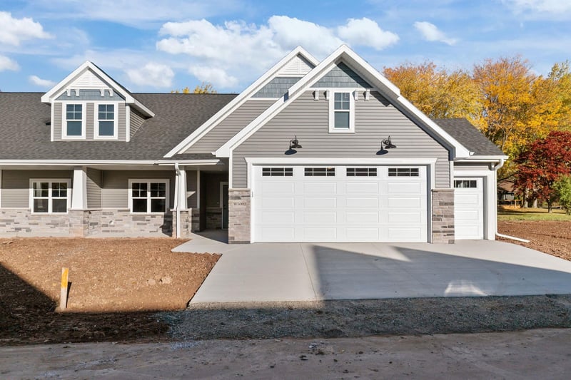 W4962 Cottage Ln, Sherwood, WI 54169-1302