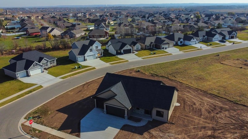 1468 Divinity Dr, De Pere, WI 54115