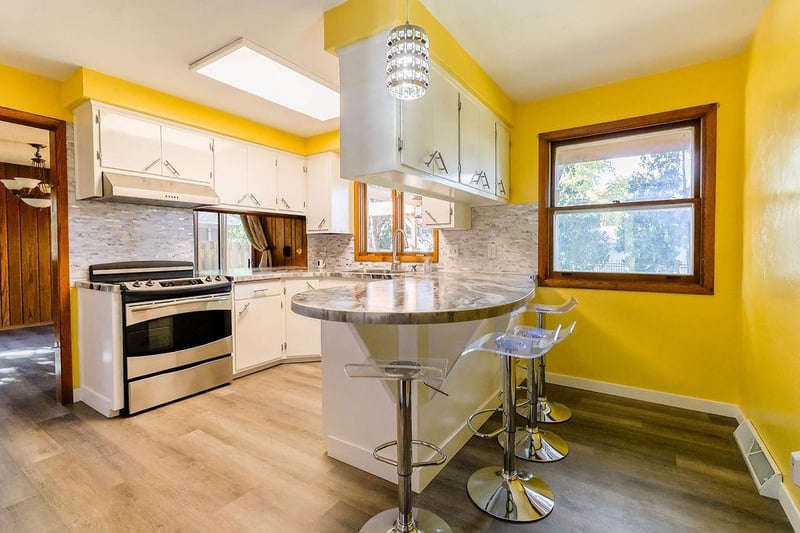 1913 Outagamie St, Appleton, WI 54914