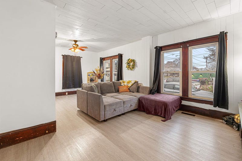 120 Bowen St, Oshkosh, WI 54901