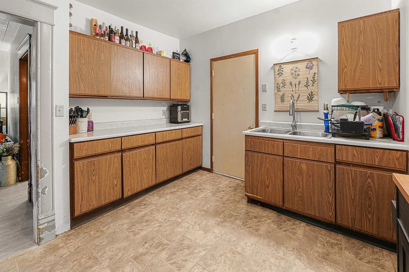 120 Bowen St, Oshkosh, WI 54901