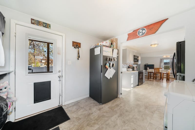 1338 Racine Rd, Menasha, WI 54952