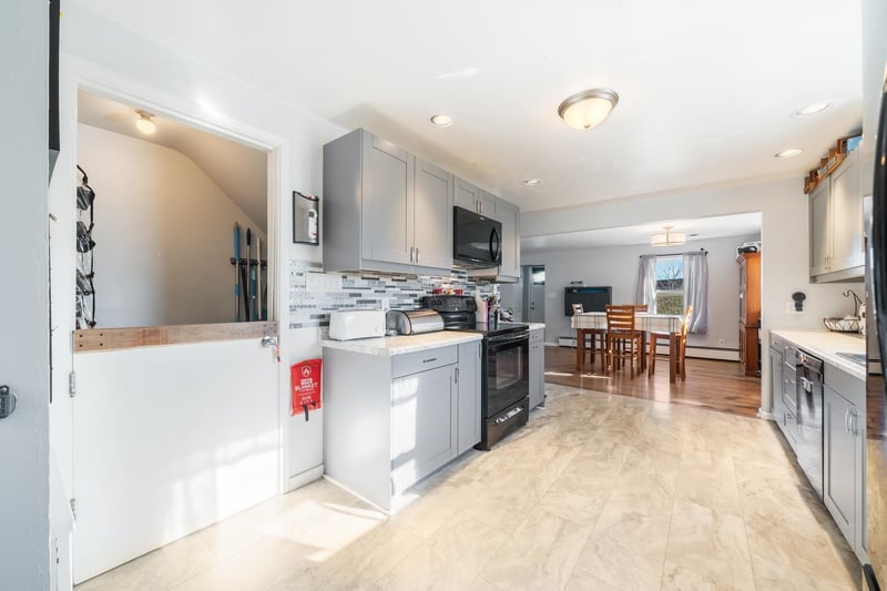 1338 Racine Rd, Menasha, WI 54952