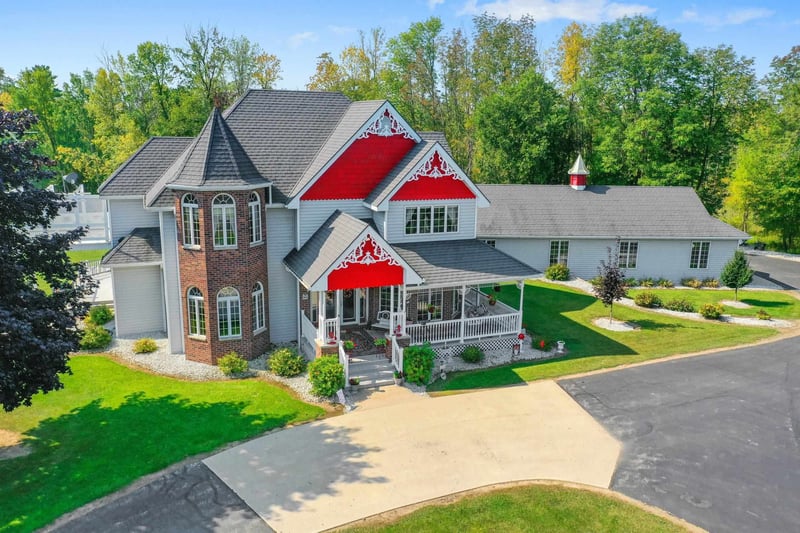4432 Mill Rd, Denmark, WI 54208-8645
