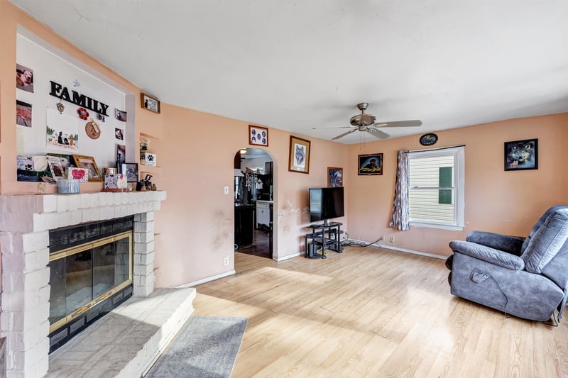 1209 Weise St, Green Bay, WI 54302