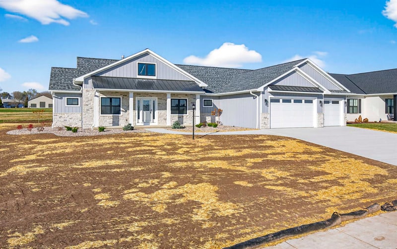 758 Royal Saint Pats Dr, Wrightstown, WI 54180