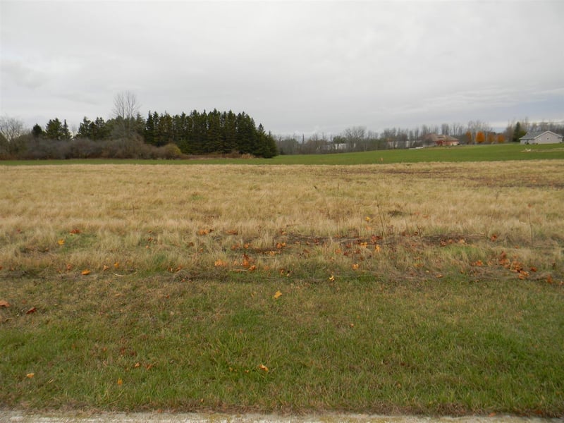 Navarino St #4, Algoma, WI 54201