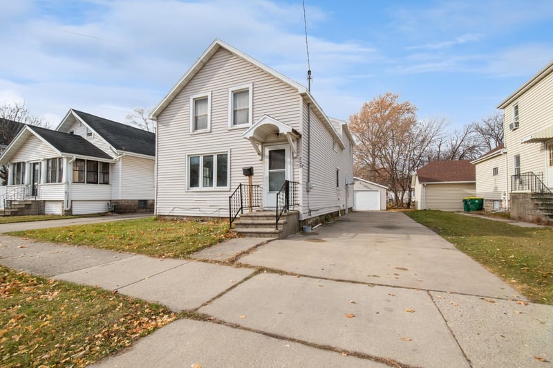 725 Irwin Ave, Green Bay, WI 54302