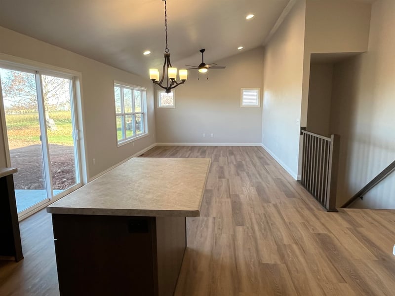 1515 Caroline Dr, New London, WI 54961-7319